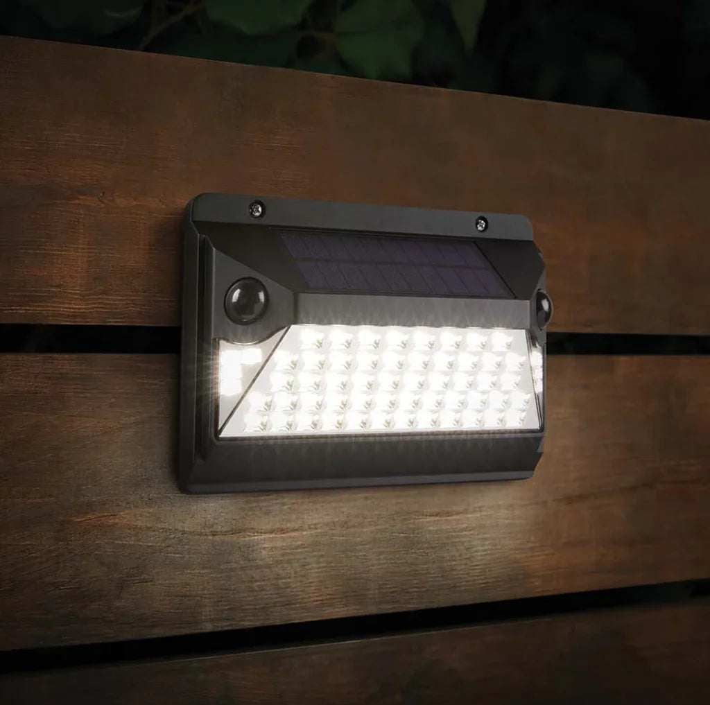1000 Lumen Motion Sensor Flood Light, 2.34 X 8.19 X 5.85", Solar and Battery Powered